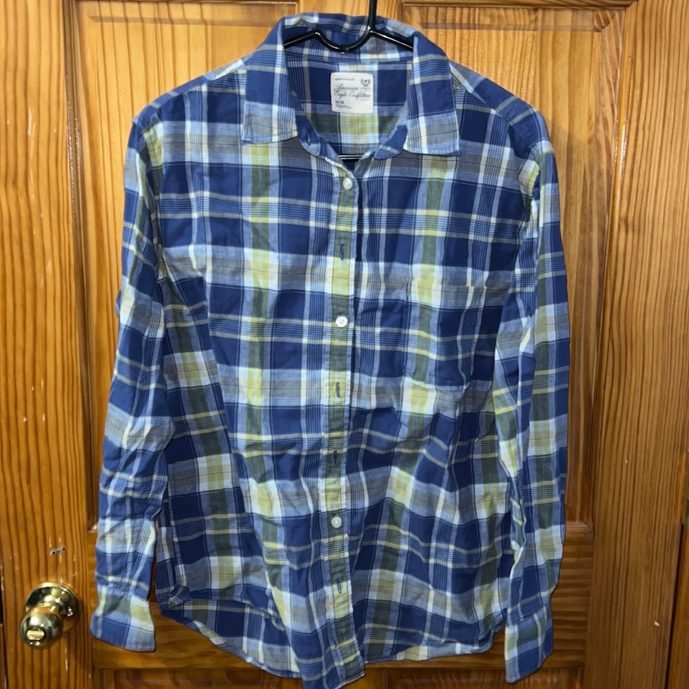 American Eagle Flannel Button Down Blue, White, and Yellowish Shirt Size M